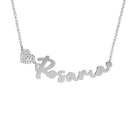 Girocollo con nome personalizzabile e cuore in zirconi pavè in argento 925, chiusura con moschettone.
Lunghezza 44 cm con allungo 48 cm