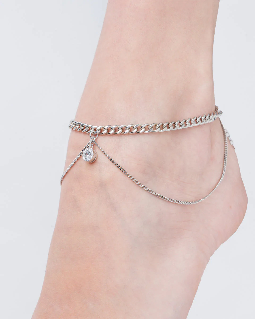 Anklet With Double Chain And Zircon Light Point
