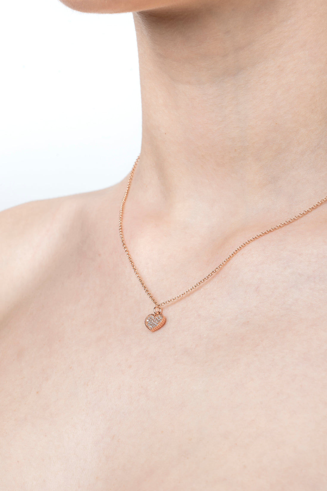 pendente cuore in argento 925 rosato con pavé di zirconi 
lunghezza collana cm44 con allungo cm 49 EDOM
